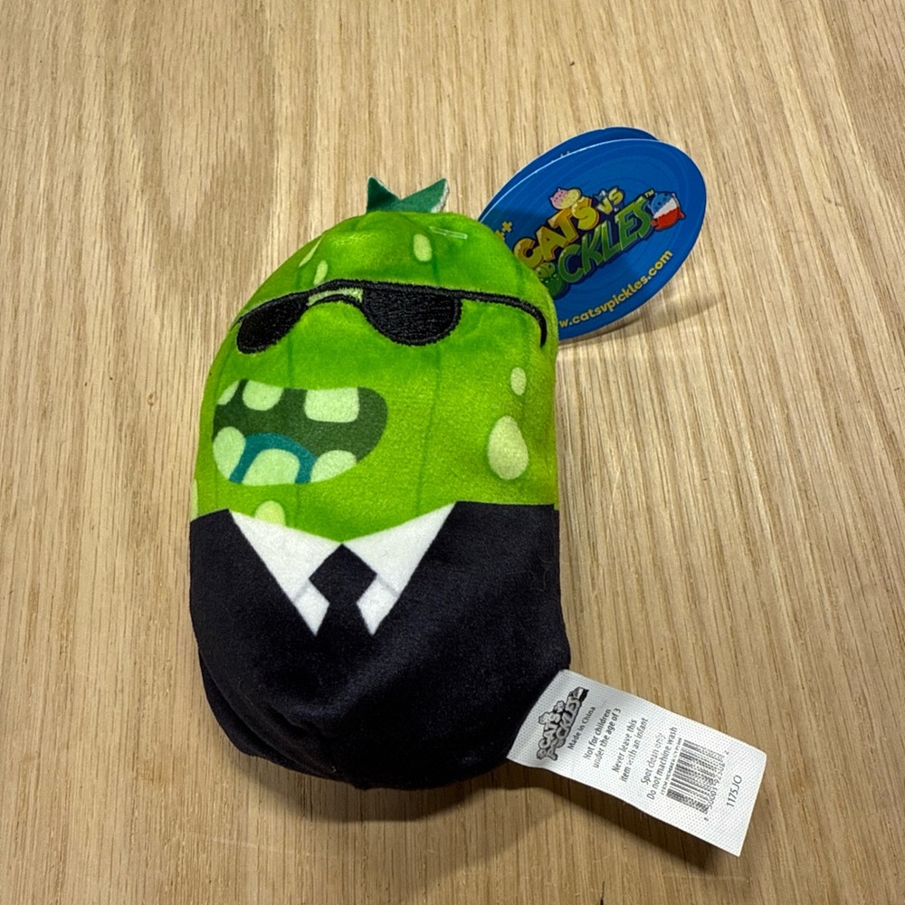 Cats vs Pickles P.I.B. #197 Pickle in Black Plush 4”